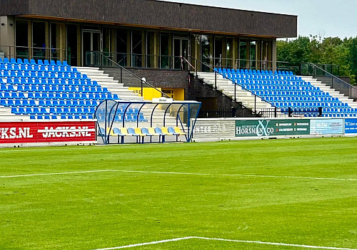 ondb dugouts en tribune